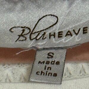 womens size small white sweater